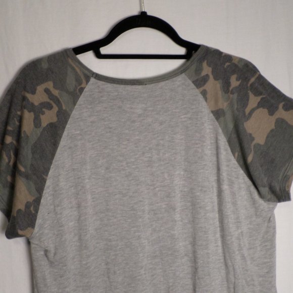 Grateful Hearts Grey & Camo XL Short Sleeve Hot Mess Mama Print T - Picture 7 of 9